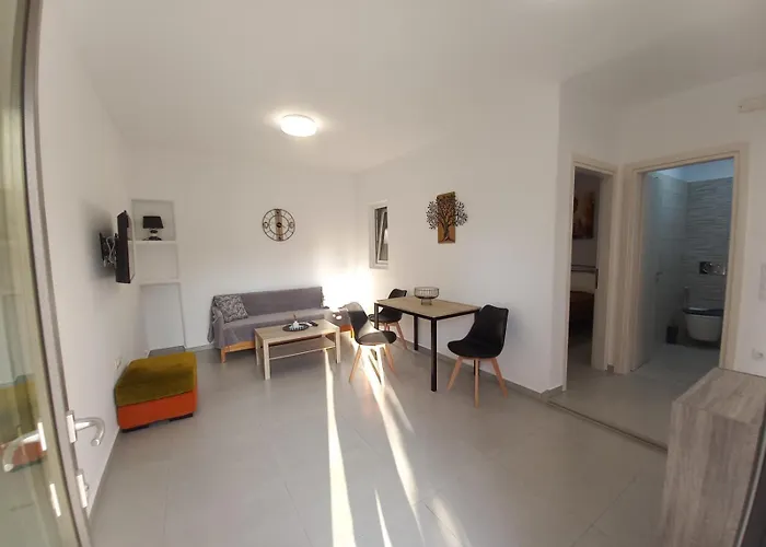 بيت للعطل Velania House Filótion