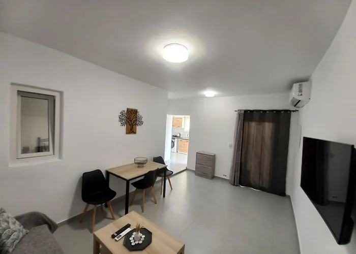 Velania House 度假居 Filótion